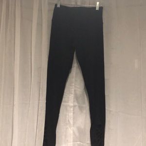 Super cute black leggings